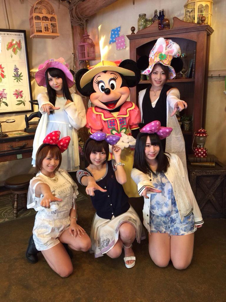 佐倉絆 A Twitter 今日はミリガでディズニーシーに行きました めっちゃ笑ったー 消防チョップってなんだよ ともちん 笑 身内ネタ 大好きなこのメンバーで大好きなシーに行けて幸せ また遊ぼう ミリガ Http T Co Bzk9fyo73p Twitter