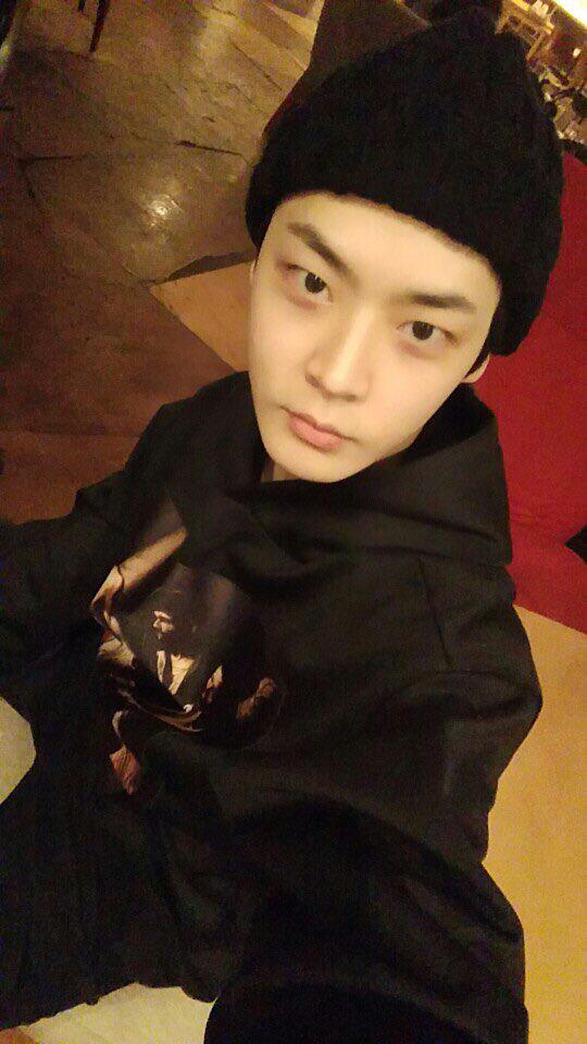 JACETORY's tweet photo. [#jace #제이스 #승현 #조승현]날이 많이 더워졌어요!!🙈 다들 저녁 식사는 하셨나요~?? http://t.co/onz3TFg4xC