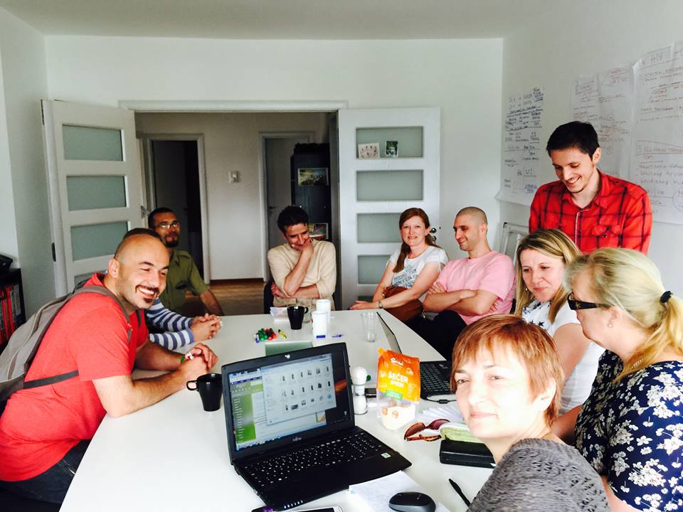 CentarCOD's tweet photo. Sastanak- Monitoring ljudskih prava OSOBA KOJE ŽIVE sa HIV/sidom u Srbiji 14.05.2015.
Tim: Beograd http://t.co/inTvIkmako