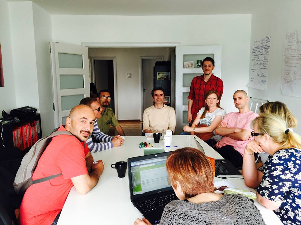 CentarCOD's tweet photo. Sastanak- Monitoring ljudskih prava OSOBA KOJE ŽIVE sa HIV/sidom u Srbiji 14.05.2015.
Tim: Beograd http://t.co/618hBbuvu5