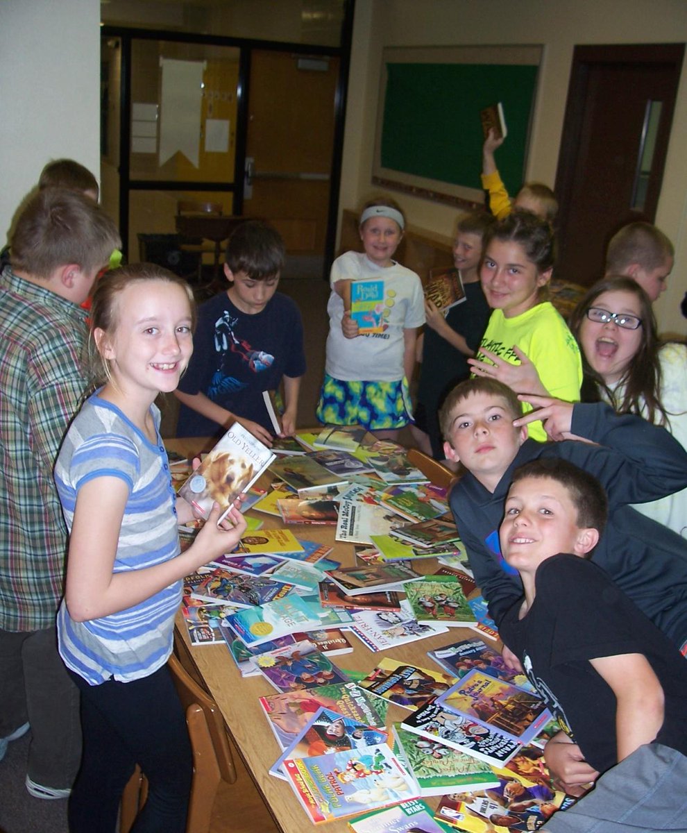 Last R.I.F. distribution for the school year.  #acsd #TrojanPride