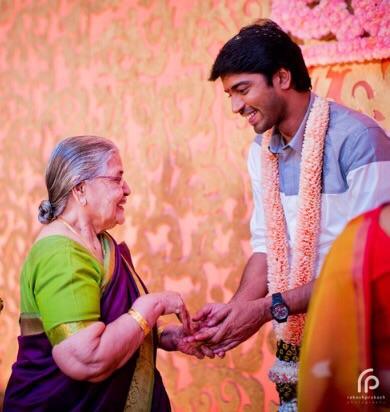 allarinaresh's tweet photo. "With my oldest fan :). Always cherish these moments....makes everything worth the effort." http://t.co/AzB1uXJVma