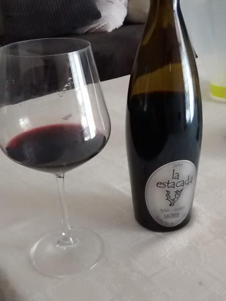 Madrid7plazas's tweet photo. Cualquier ocasiรณn es buena para tomar un buen #Vinotinto de @FincaLaEstacada gracias #bodegeros por estos #manjares http://t.co/vJMRBpdXTs