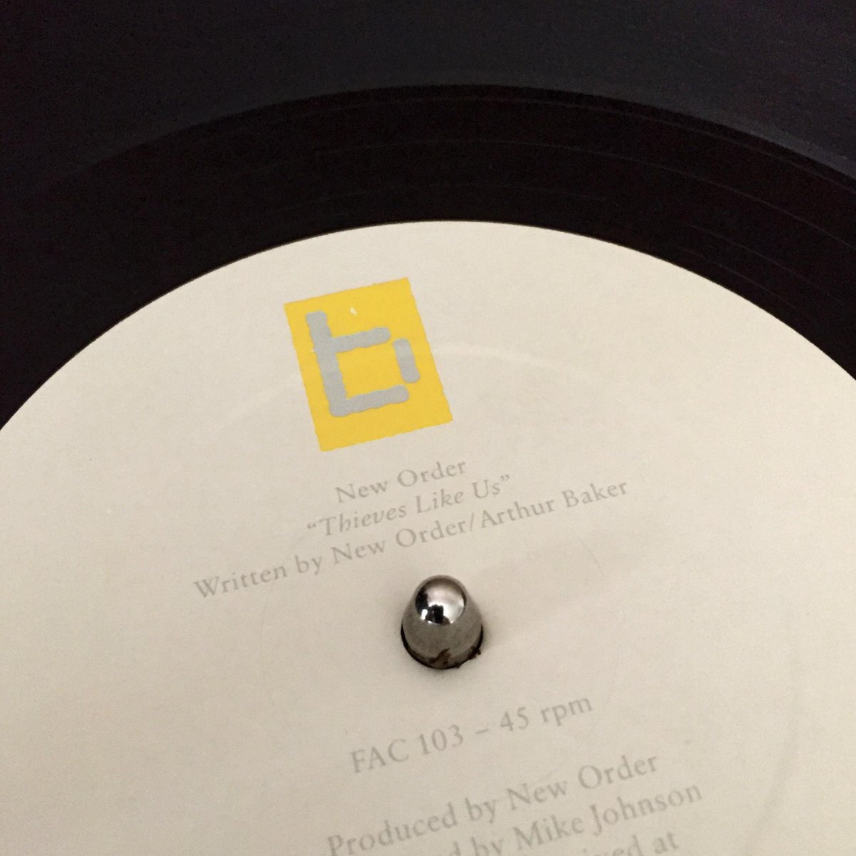 acroonenbroeck's tweet image. It's called love... #Fac103 #ThievesLikeUs