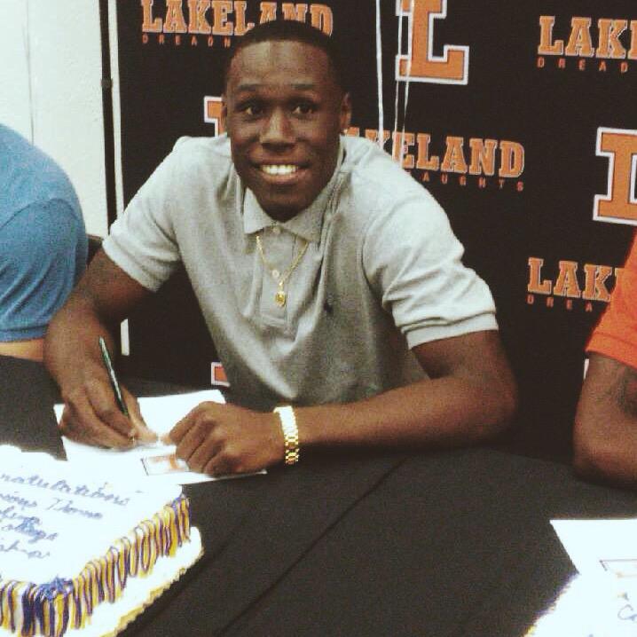 1Kslump's tweet image. Accomplishing Goals One By One Proud Of Myself Didn't Think I'd Get This Far But I Kept Faith! 🙏🏾 📝🏈✈️👀🎨🌎💰🆙