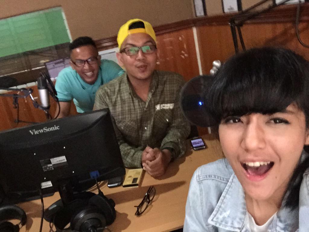 Seruunya..."<a href="/unaputri/">Una Putri Thamrin ♔</a>: Halo.. Una lg di <a href="/CherryBlackR/">CherryBlack Radio</a> - Bogor  cherryblackradio.com !! Streaming NOW !!! "