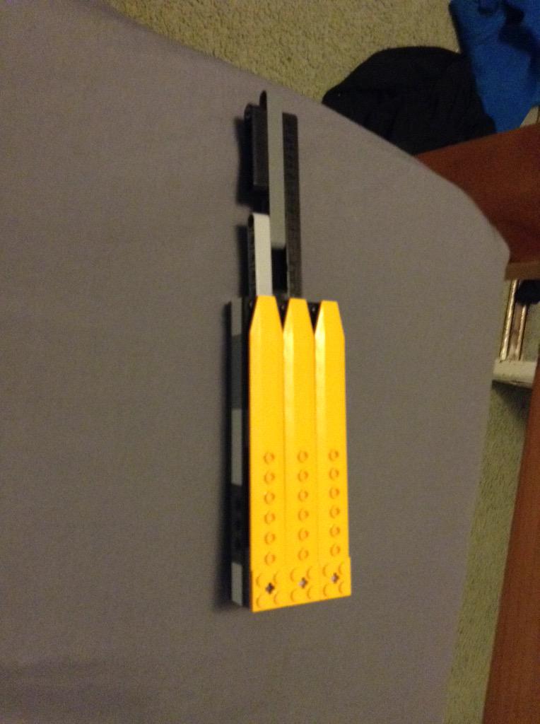 xvredskyvx's tweet photo. My Lego assassins creed hidden blade# http://t.co/Z76O2fkNvo
