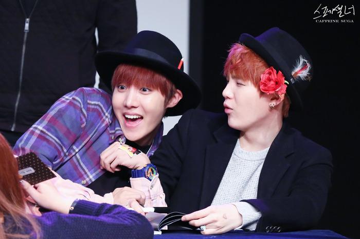SUGA_th's tweet photo. [HQ UPDATES] 141127 SUGA (+JHope) at Gangnam Fansign #방탄소년단 #슈가 (cr: CaffeineSuga) http://t.co/fobjAFTPbf