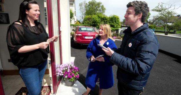 .@HarryMcGee joins #YesEquality canvassers in Mullingar ahead of the #MarRef iti.ms/1HiLfjJ #video