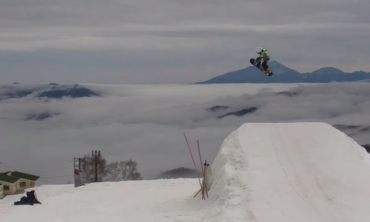 TrickonSports's tweet photo. Este chico tiene 9 años y unos huevos muy grandes:

http://t.co/MiP4SLx5ga

#snowboard #trickontv #minipros http://t.co/2zMgUFa1M1