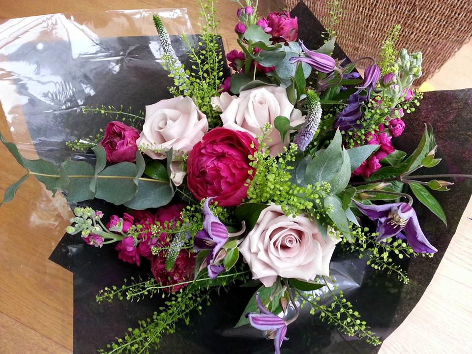 CaravanPB's tweet photo. I made this!! Thanks to a fantastic hand tied bouquet workshop from Caroline @WildRubus at the amazing @upperlodge http://t.co/PtziClLe6h
