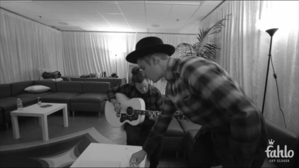 tuckersbieber tweet picture