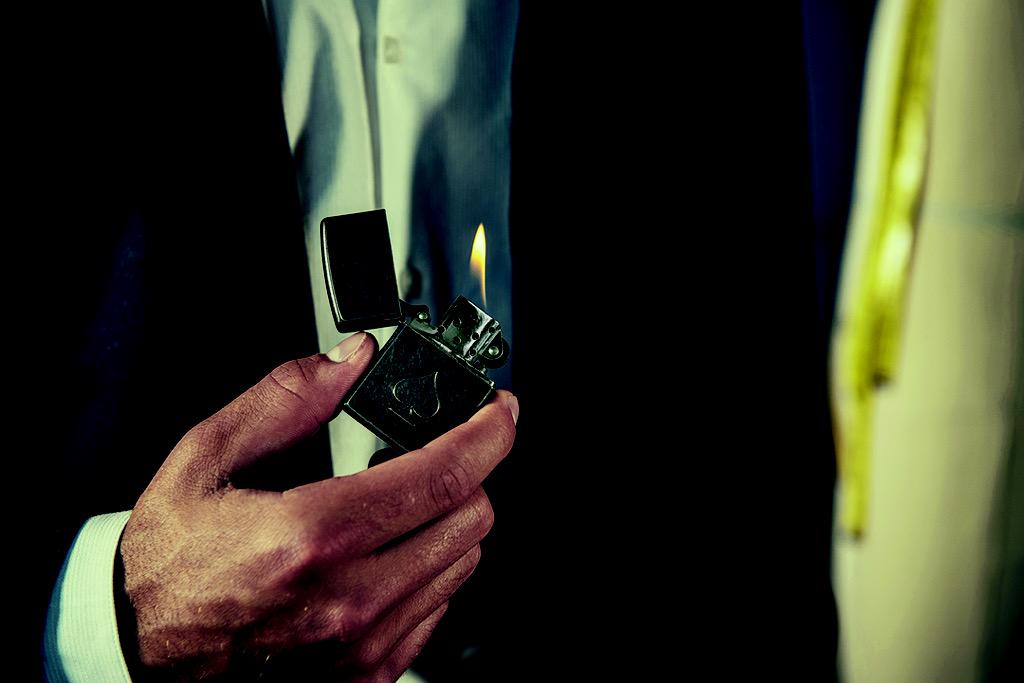 ZippoGermany's tweet photo. Das Must-have für jeden coolen Daddy: ein #Zippo Lighter! Happy Father's Day! #Vatertag #Daddy http://t.co/8uCcIlZG1c