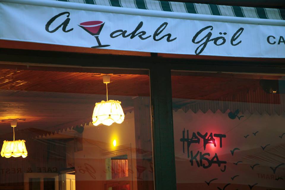 ayaklı göl artık twitter da..