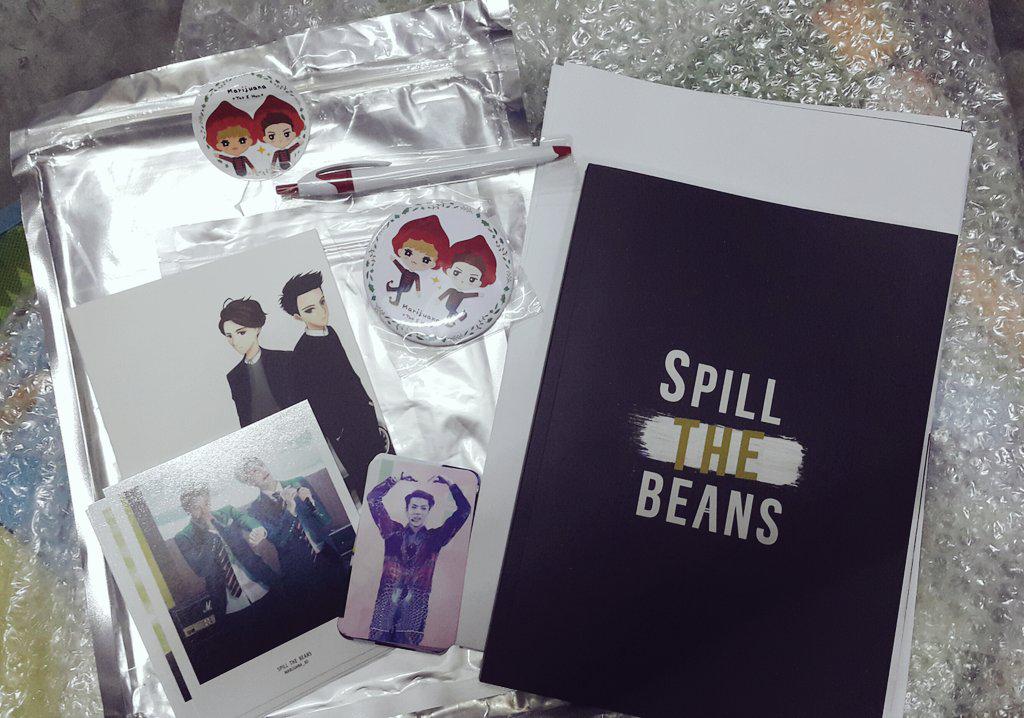 LILYNVANILLA's tweet photo. @AletChy @marijuana_xo a photobook has arrived 👬 thank you 💕 http://t.co/jw4o87Fbgo