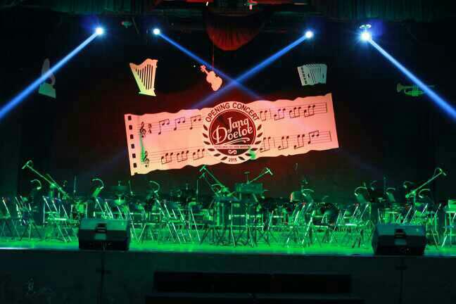 Opening concert 2013 <a href="/himasikuny/">Musik UNY Production</a> 'jang doeloe-ketika masa dan akoe bersatoe' pecaaahhh sekali..