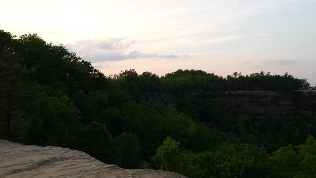 StephyPoo2010's tweet photo. The red river gorge natural bridge!  Was only there Saturday but it was so beautiful and worth the drive. http://t.co/uldrBE2B9y