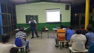 pmdfoficial's tweet image. #PROVID - Prevenção Orientada a Violência ministra palestra. migre.me/pQPBe
#PMDF #MuitoMaisQueSegurança