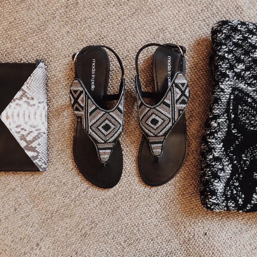 Moda_Shoes's tweet photo. Monochrome life βοΈ #Nylie sandals styled with @LnzClothing & @laportegna purse. #ShowUsYourShoes http://t.co/k7q39rkNf2