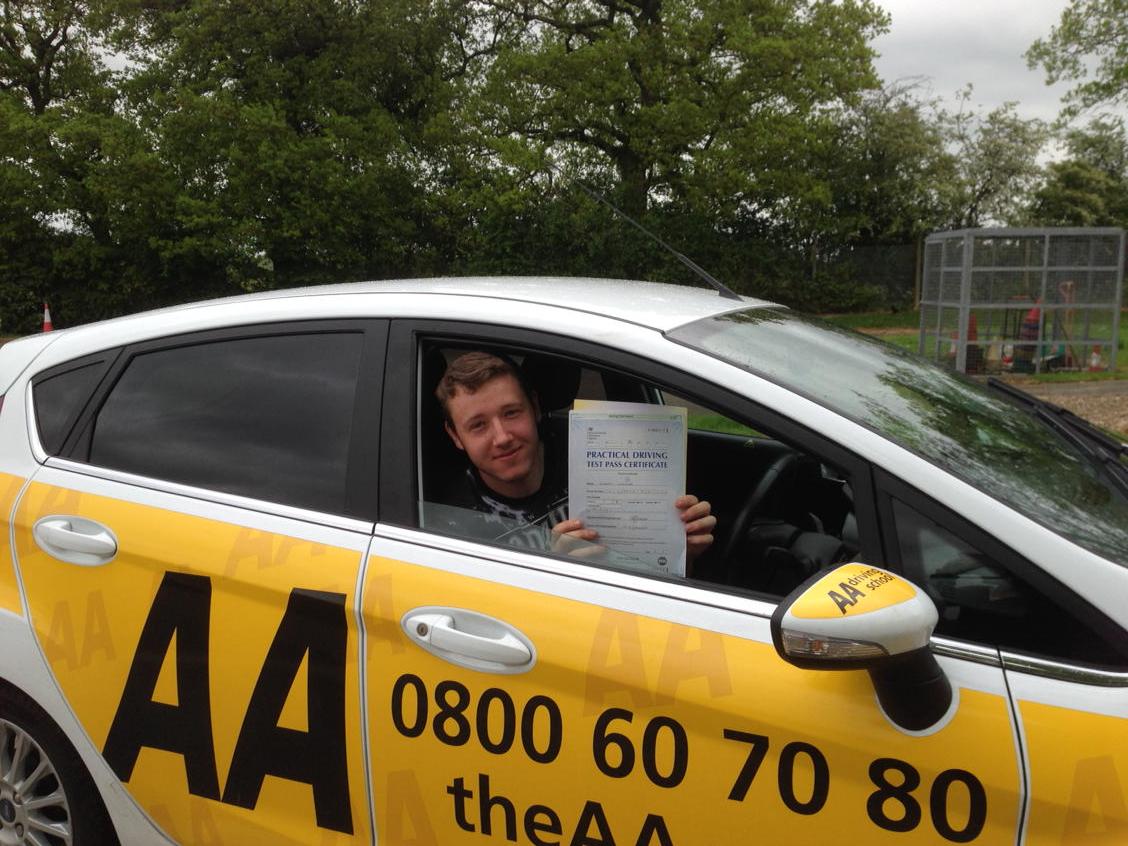 dijgrace's tweet photo. Fabulous news Kieran Walker passed his Driving Test no minors Fantastic Result http://t.co/tj6dAVygzF