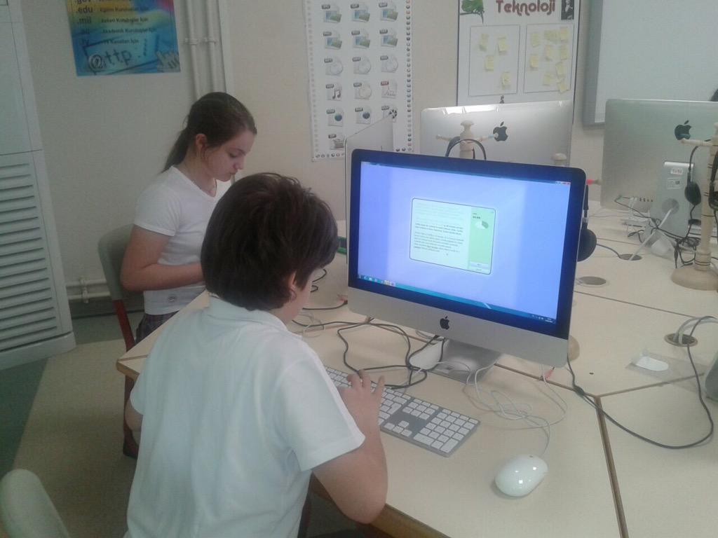 elifkaraozturk's tweet photo. #kocictweek #typingmaster hızlı ve bakmadan klavye yazma yarışması keyifle tamamlandı http://t.co/ONOgjBcuJa