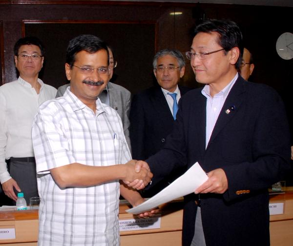 Unlike Modi, Kejriwal cares about guest not camera #Respect