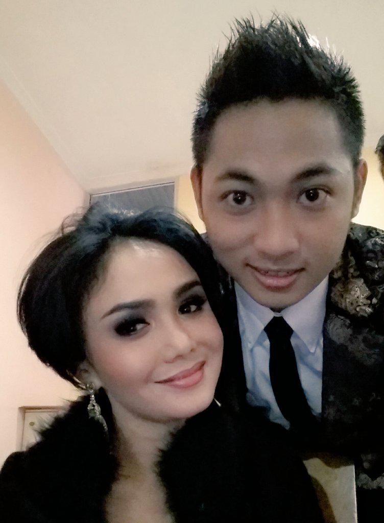 DA2_Irwan's tweet photo. Yuni shara &amp; Irwan http://t.co/WbucM9WJXx
