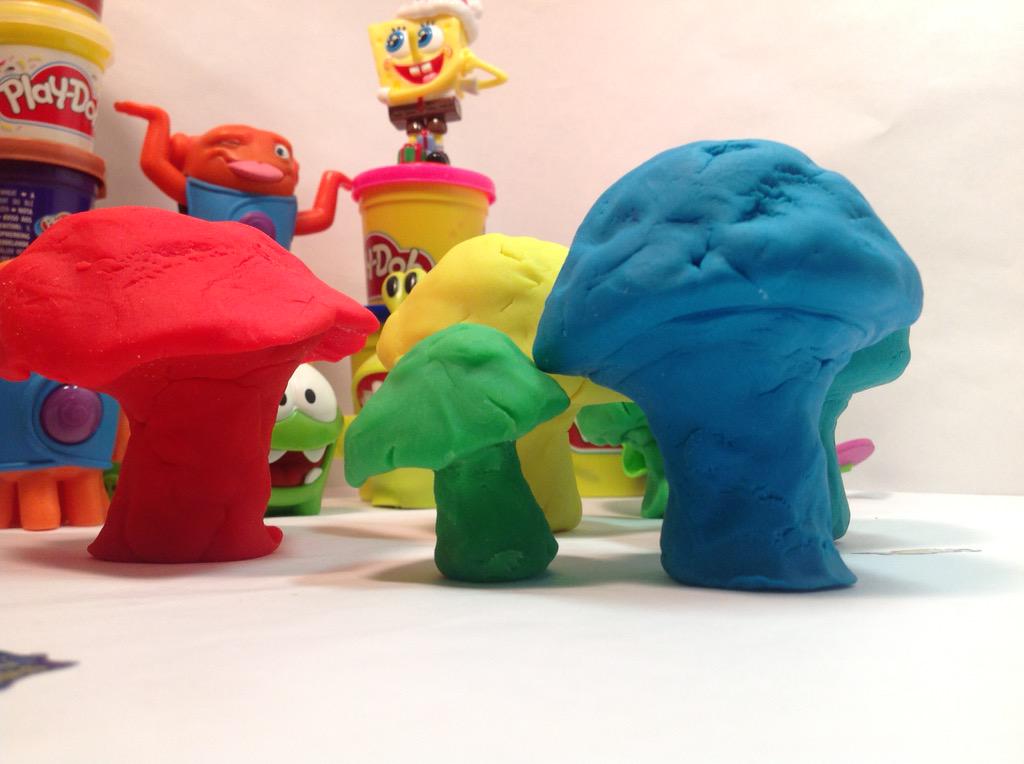 gameskinder's tweet photo. #playdoh #playdoheggs #kindersuprise #cartoy #toysusacollector #kindergames #youtube http://t.co/I8Svt4XukV