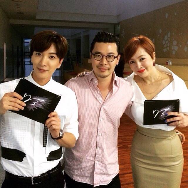 CE9riFuUgAA86us.jpg:large