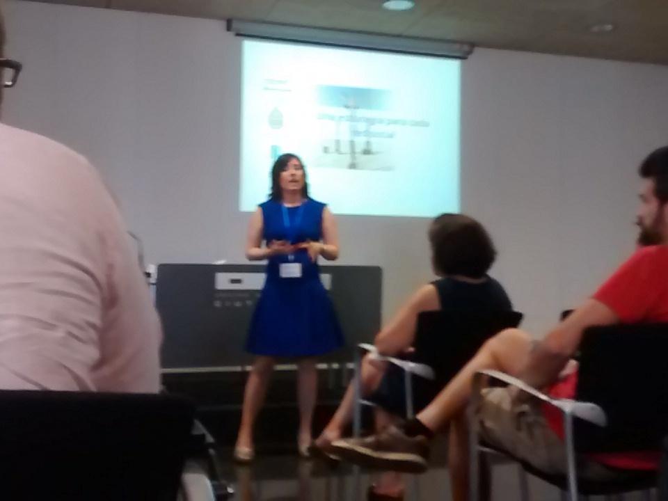 mariajcampillo's tweet photo. La esencia del #networking consiste en dar y recibir by @isa_iglesias_al #ForoElche http://t.co/9GeG2TJQkp