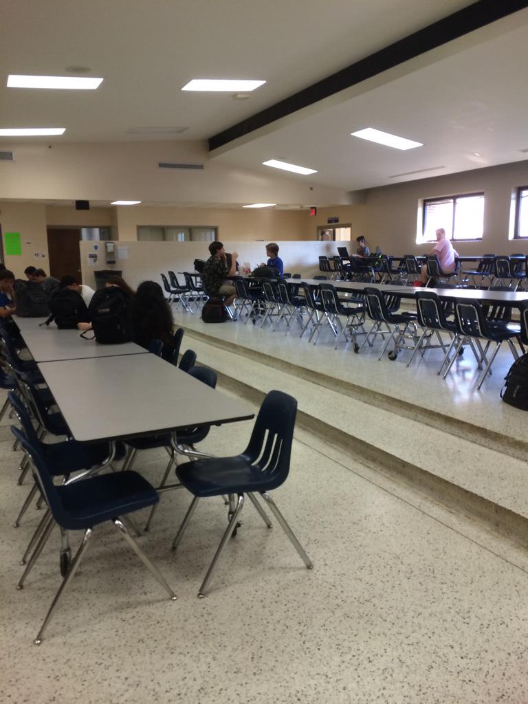 JPaulmark's tweet photo. The lunchroom is Endoplasmic Reticulum of the school. http://t.co/xdHAPFfqXa