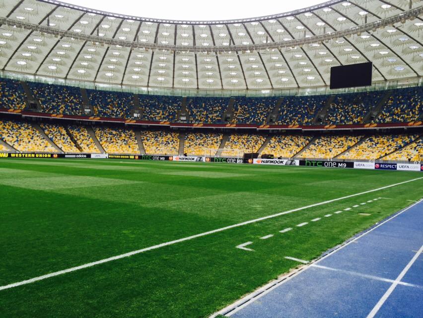 PIERPARDO's tweet image. Vuoto ma già emozionante. #Olympiskyi. #DniproNapoli #Canale5 @PremiumCalcio o