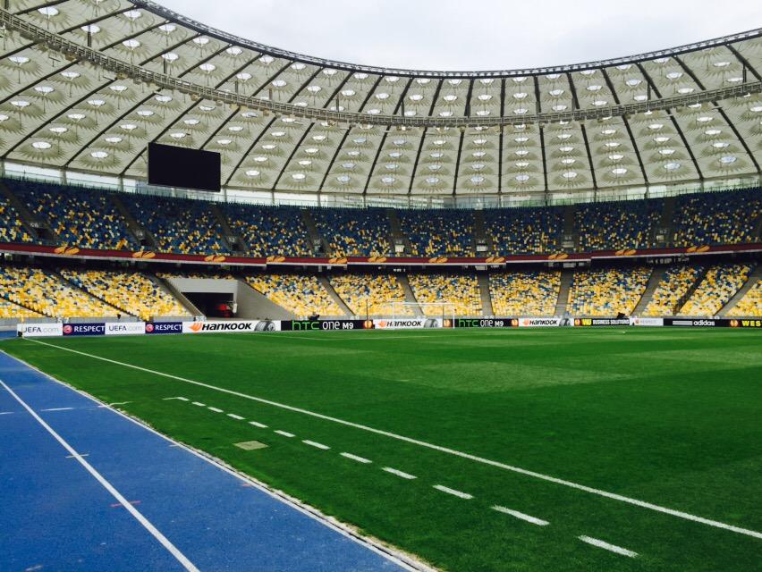 PIERPARDO's tweet image. Vuoto ma già emozionante. #Olympiskyi. #DniproNapoli #Canale5 @PremiumCalcio o