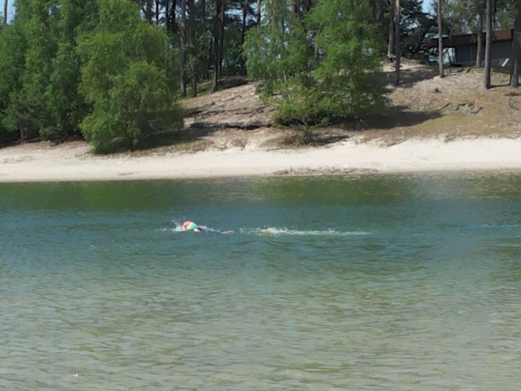 Meisje_Sanne's tweet image. Oh yeah! I did it! First open water swim. En het viel 100% mee. Sterker nog..loved it! Van #tryatleet naar #triatleet
