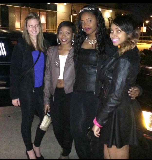 SamariaWard's tweet image. Me and my girls the other night😌