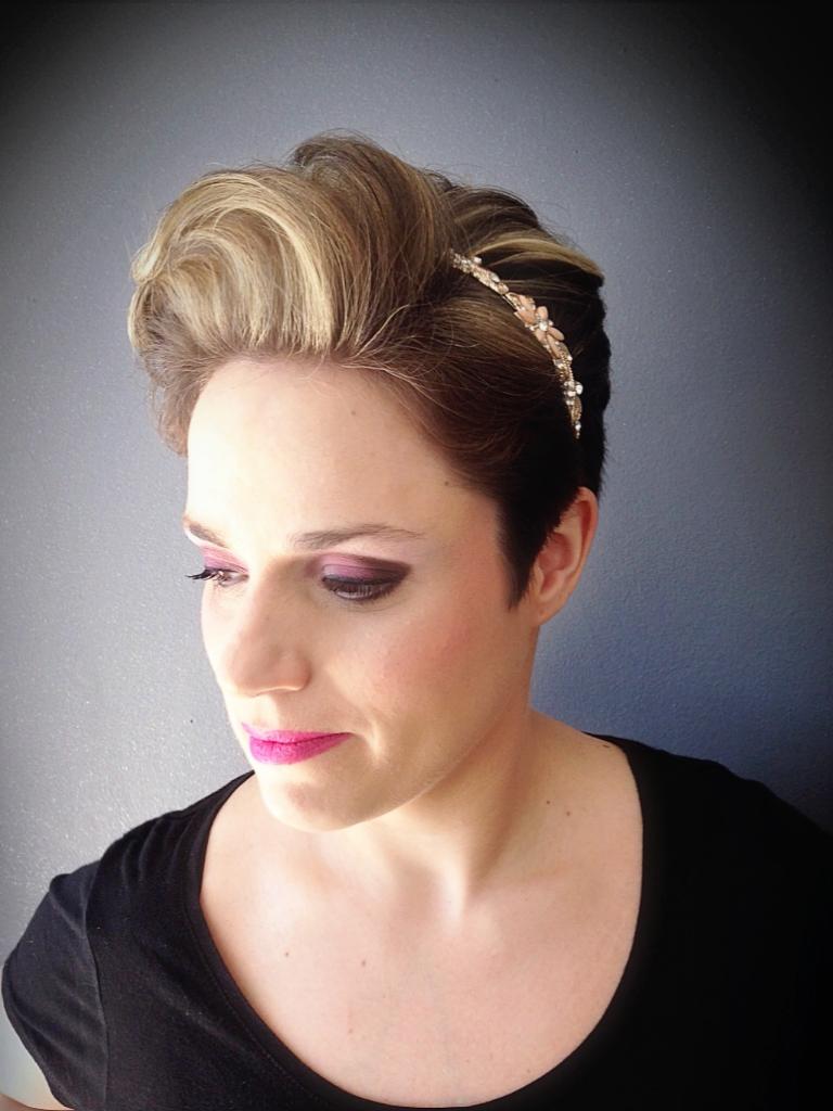 CazpeLaura's tweet photo. Maquillaje en tonos rosas y marrones y un peinado precioso para una boda.
C / San Emigdio número 18
Telf 966734697 http://t.co/VGMPznCAaI