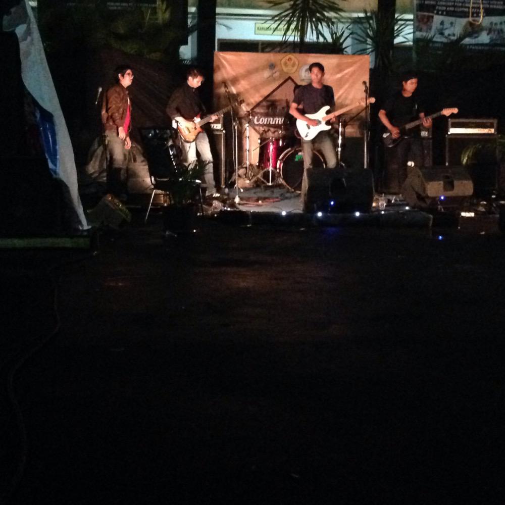 Hello <a href="/RFA_ID/">Rocket From Alaska</a> now on stage communicationoldversion #COVER @HIMA_KOM #LiveReport