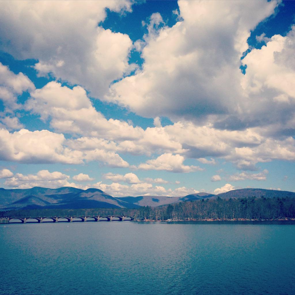 3kmilesTV's tweet photo. While half of @3kmilesTV is out exploring #NapaValley. I'm in New York's beautiful #HudsonValley http://t.co/cLDVCHQ0UK
