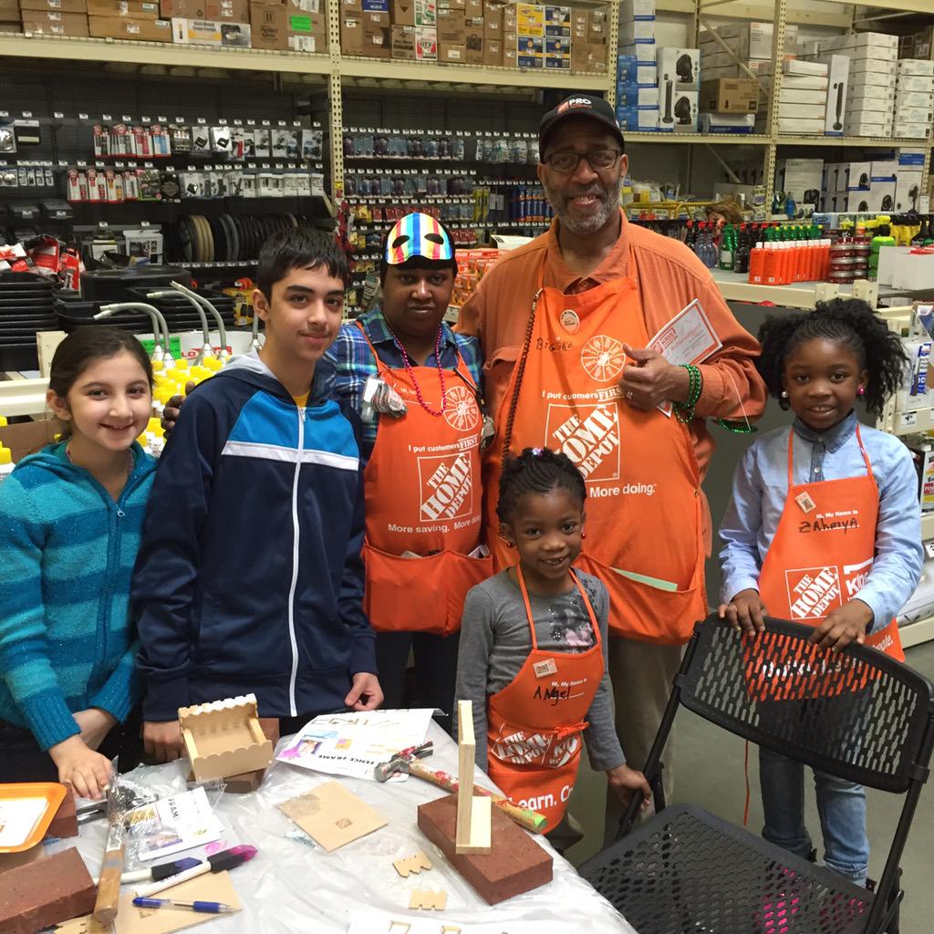 KcMccrossen's tweet photo. Another Amazing kids workshop here in Newark 0980!! http://t.co/dysU5W1RDb