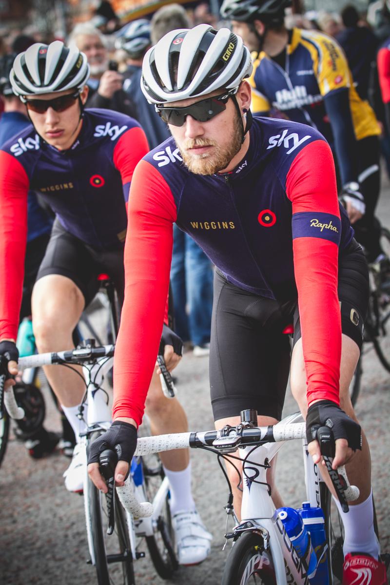 MelMacRae's tweet photo. Great to see @IainPaton2 at #tdfyorkshire @OfficialWIGGINS http://t.co/ZOgF3WLos9"