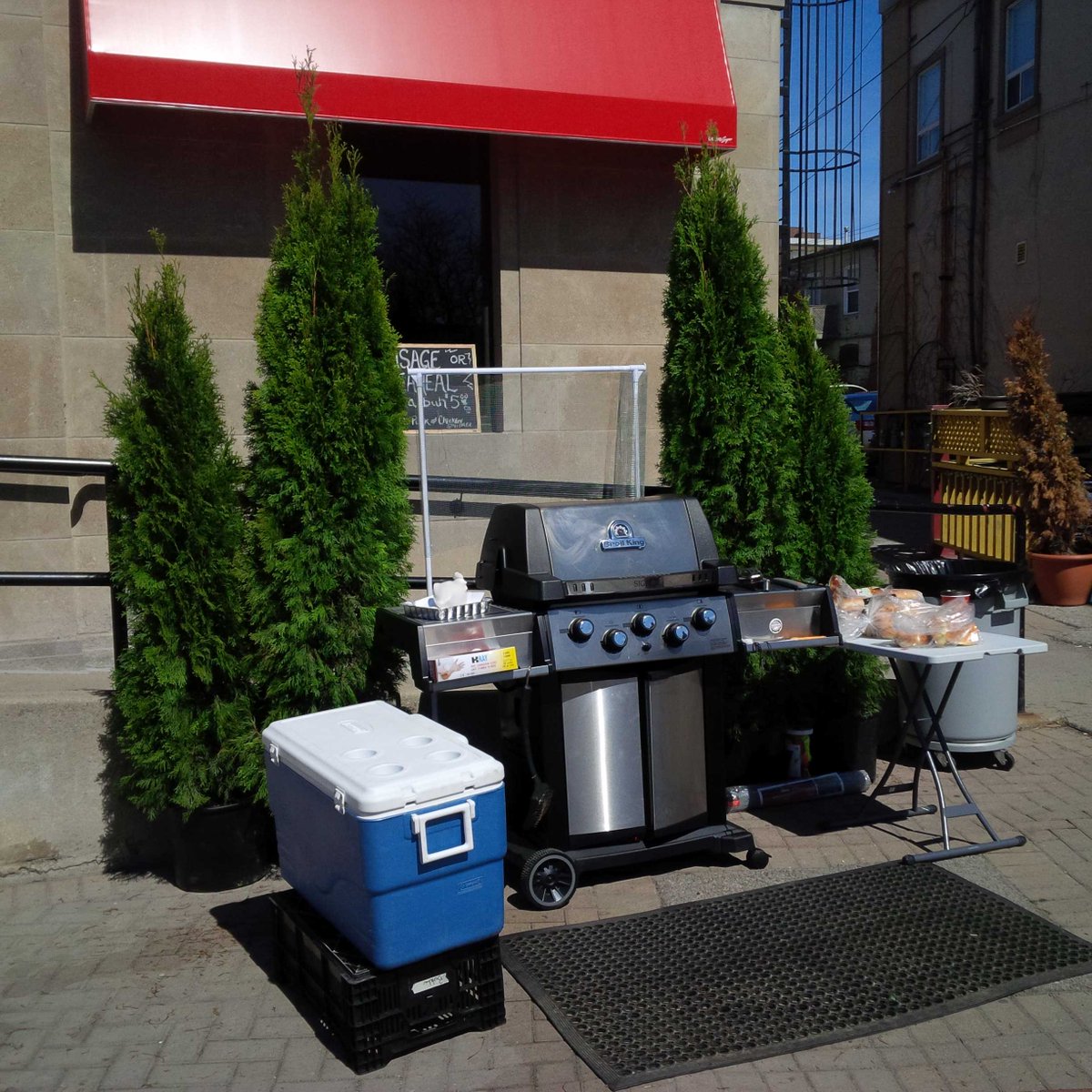Come down and enjoy peameal or sausage on a bun for $5!!!! <a href="/BrantStButcher/">Brant Street Butcher</a> #burlon #meatonabun