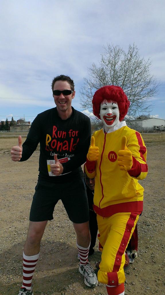 matt_mang's tweet photo. Ok, Who's Jelous! #RunForRonald @CityofColdLake for @RMHCNA Go Ronald Go!!.Can U Spot The Photo Bomb?!!! http://t.co/3AfgMzyk53