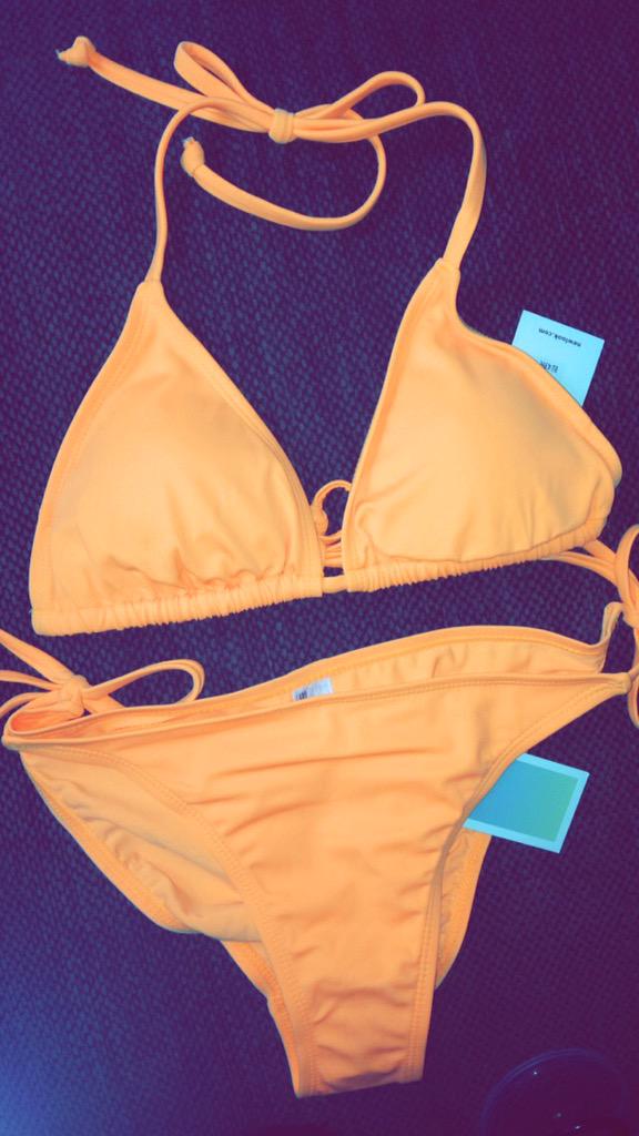 Emily_Dobson_'s tweet photo. @SherylDobson #new #bikini #marbs #marbella #holidayshop #5weeks eeeeee 🌞🍊👙 http://t.co/UFMSwrmeXS