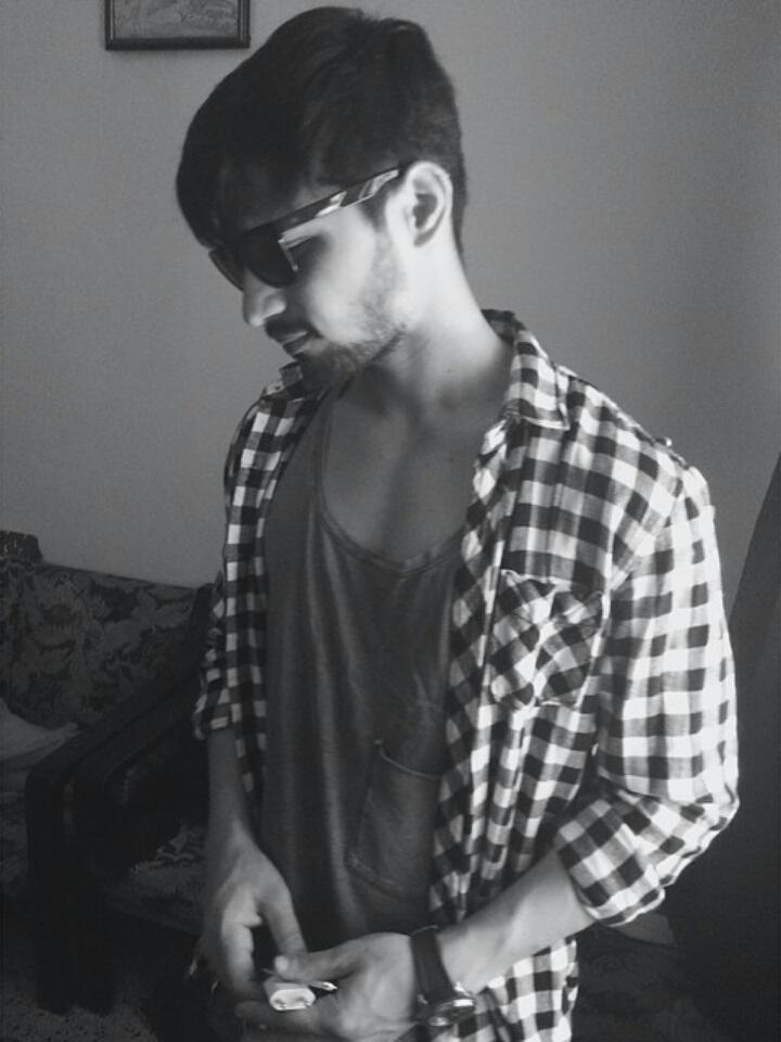 ThakurYuvi_FC's tweet photo. @ThakurYuvi - I will try to fix you (I was thinking aloud), one of the ways to fool myself.
#Cool #Handsome #Stylish http://t.co/KkNQamVfFY