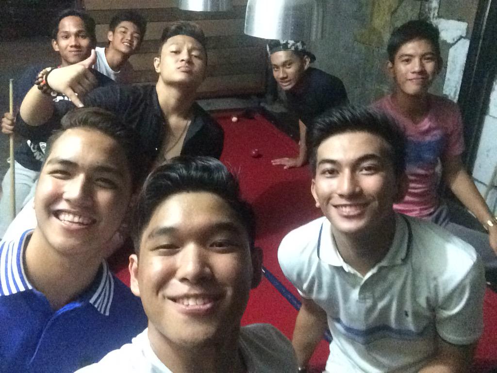 qktheless's tweet photo. WE STAY CHILL @JsphTlntn @jusssbai @Jiriksun_ @UsernameKoItuuu @Eyyyjiii @EydAlbay @RalpyBaby #moscrib http://t.co/mSjh5Eqxia