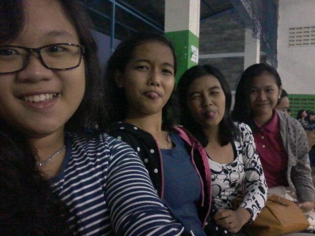 SteffaniFunny's tweet photo. Remember? @juliasavitri67_ @MuahHana @kharismayuw http://t.co/4cFxWBknfI