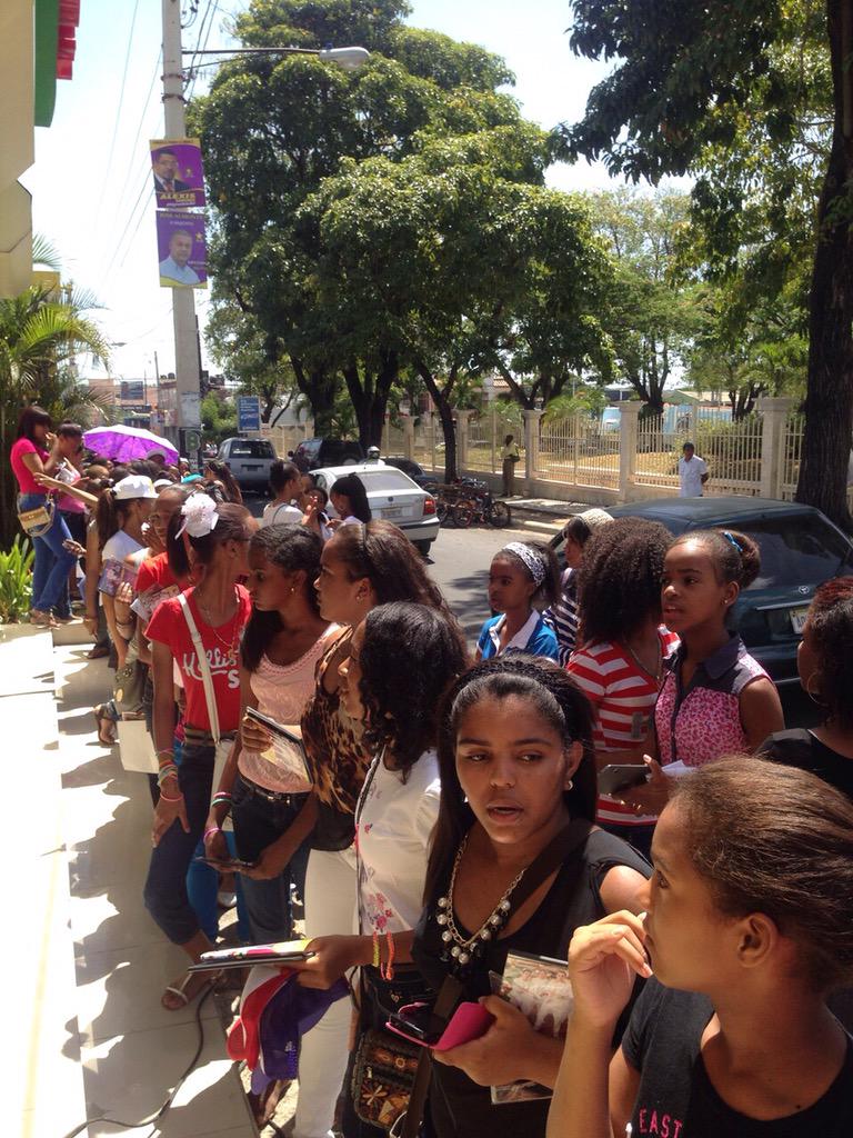 LaPandillaRD's tweet photo. Saludos San Cristóbal gracias por su Cariño ;) en breve estaremos en Extraordinario Luego SD Zona Oriental http://t.co/3fUneA7yaD