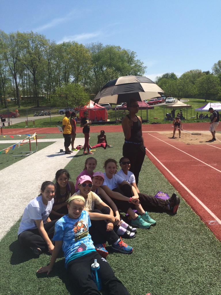 RK_Athletics's tweet photo. Long jump finals on deck #chillinintheshade 😎 http://t.co/My7d4098vI
