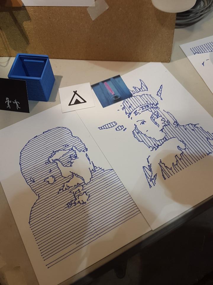 MakerFaireParis's tweet photo. Faites vous tirer le portait par @collectif_IDLV ! #MFP15 http://t.co/m6WJN0thaq