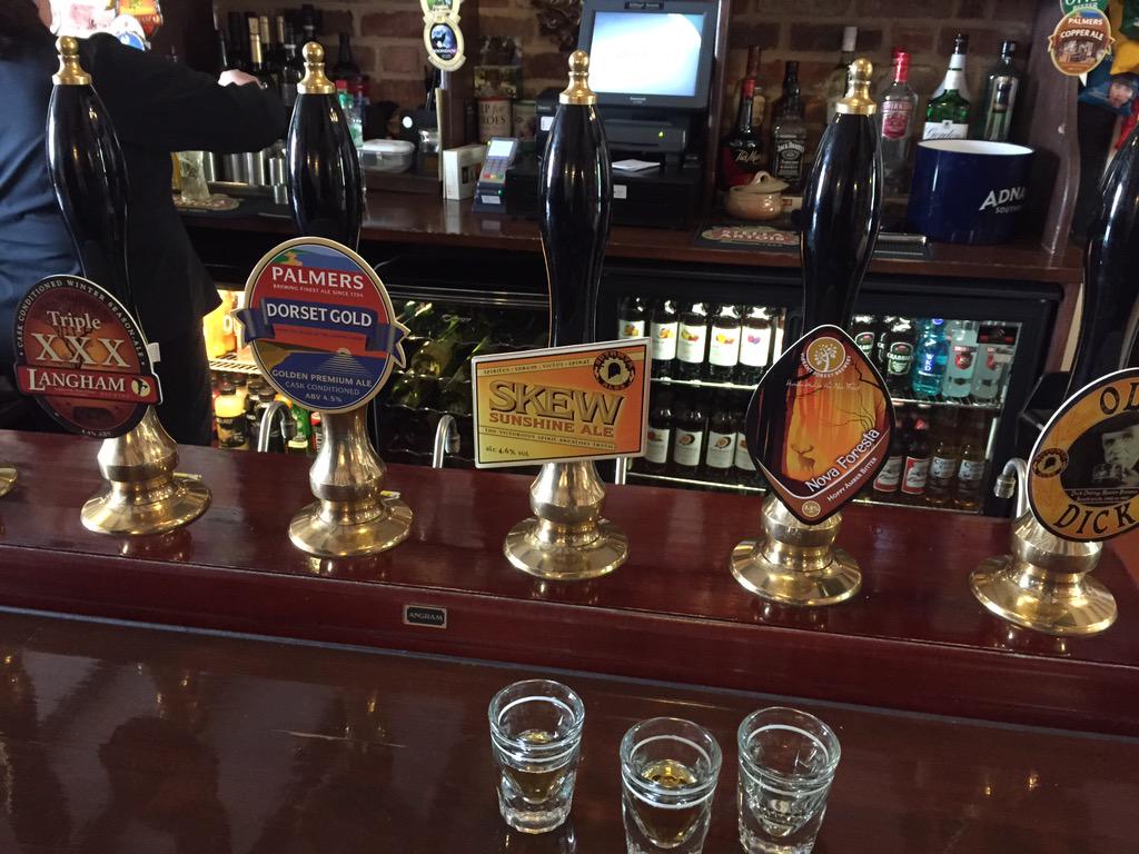 Enjoying lunch in a fav pub. Golden Lion in Southwick. Great ales @Vibrant_Forest @SuthwykAles @Adnams Mosaic PA.